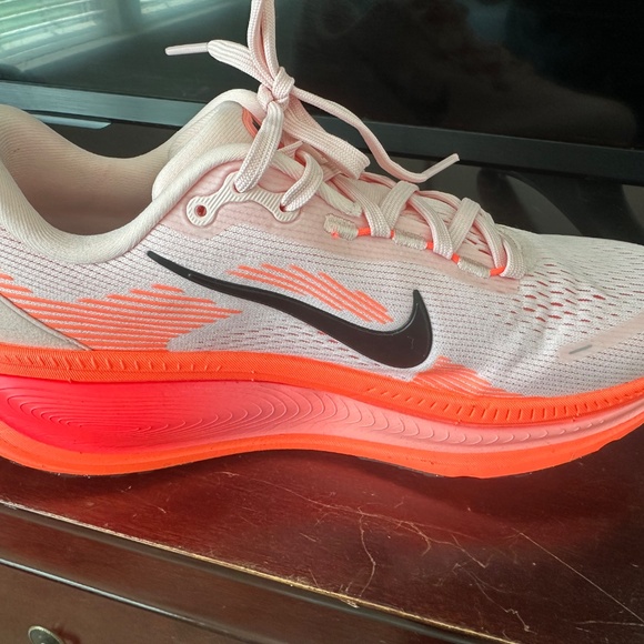 Nike Vomero 18 - Picture 3 of 4